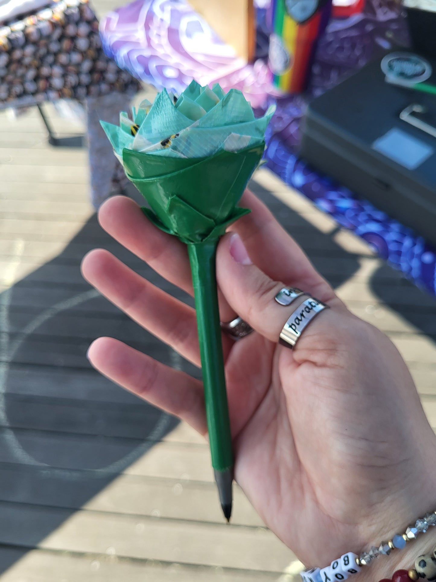 Bee Rose Pen